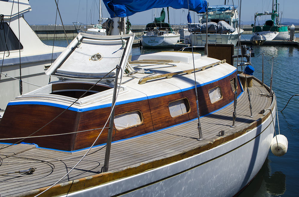 Hallberg-Rassy 33 Varnish