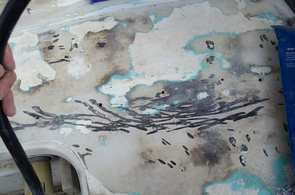 Albin Vega bridgedeck damage