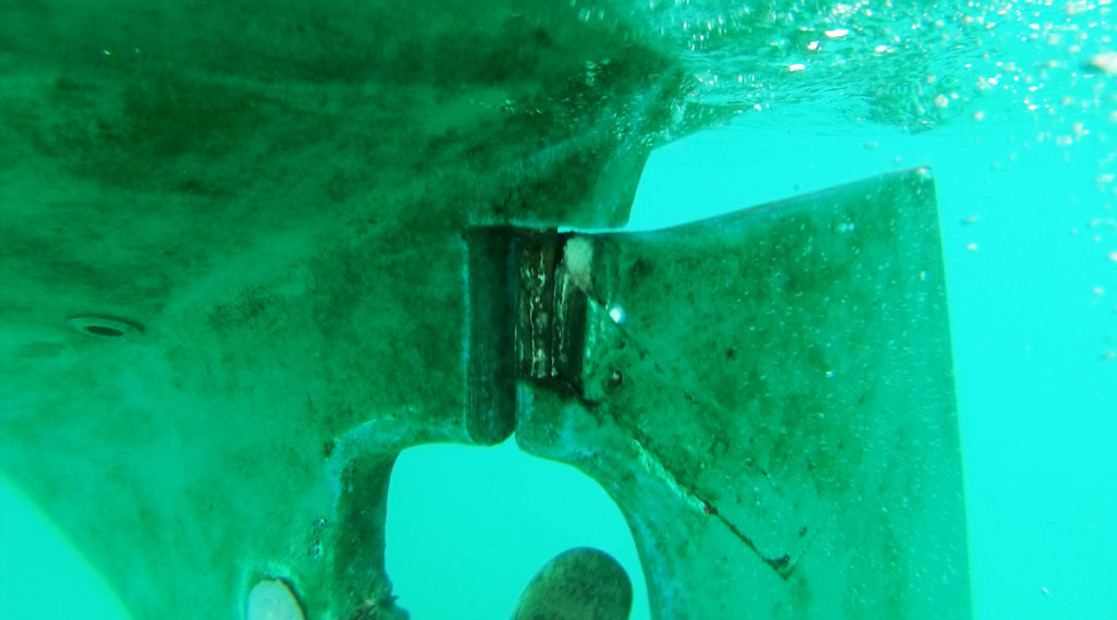 Rudder post-break underwater in Cabo